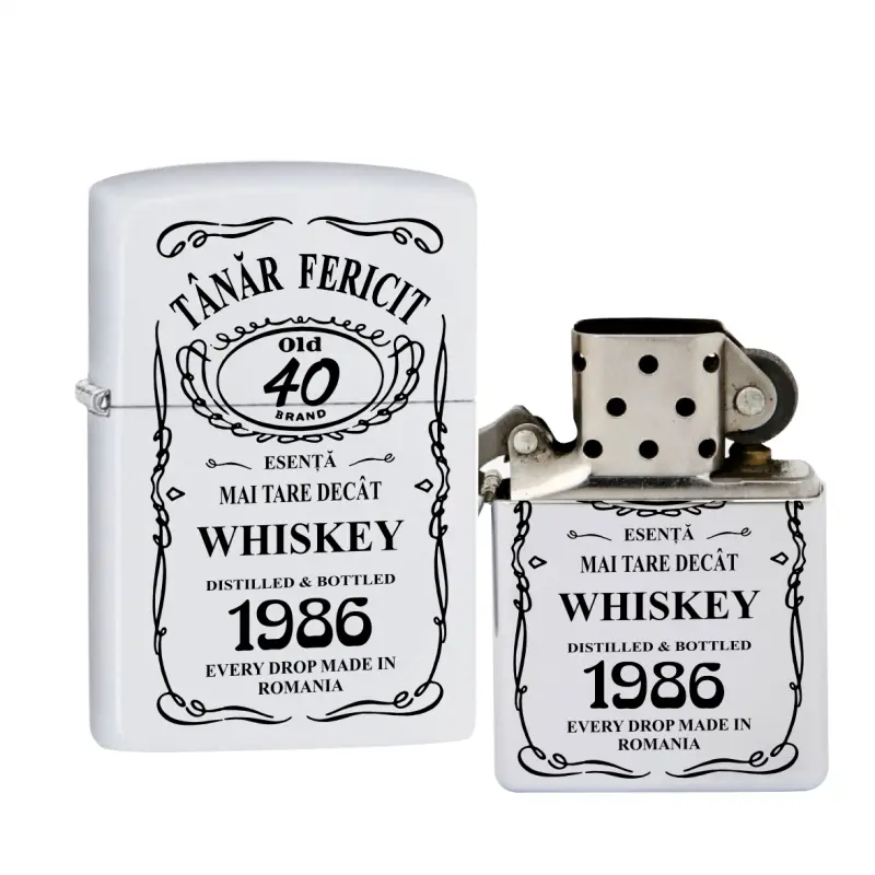 Tanar fericit 40, bricheta metalica gravata laser cu mesaj